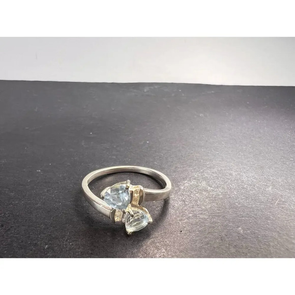 Trillium cut blue topaz bypass ring in rhodium over sterling silver size 9 - Picture 3 of 10